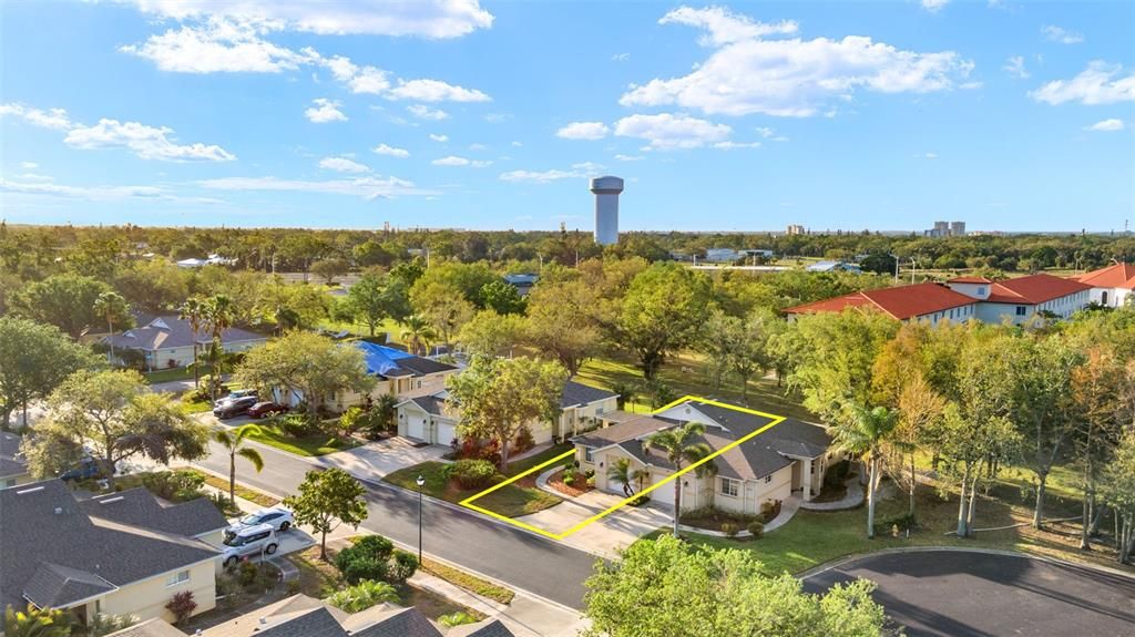 Activo con contrato: $269,000 (2 camas, 2 baños, 1243 Pies cuadrados)