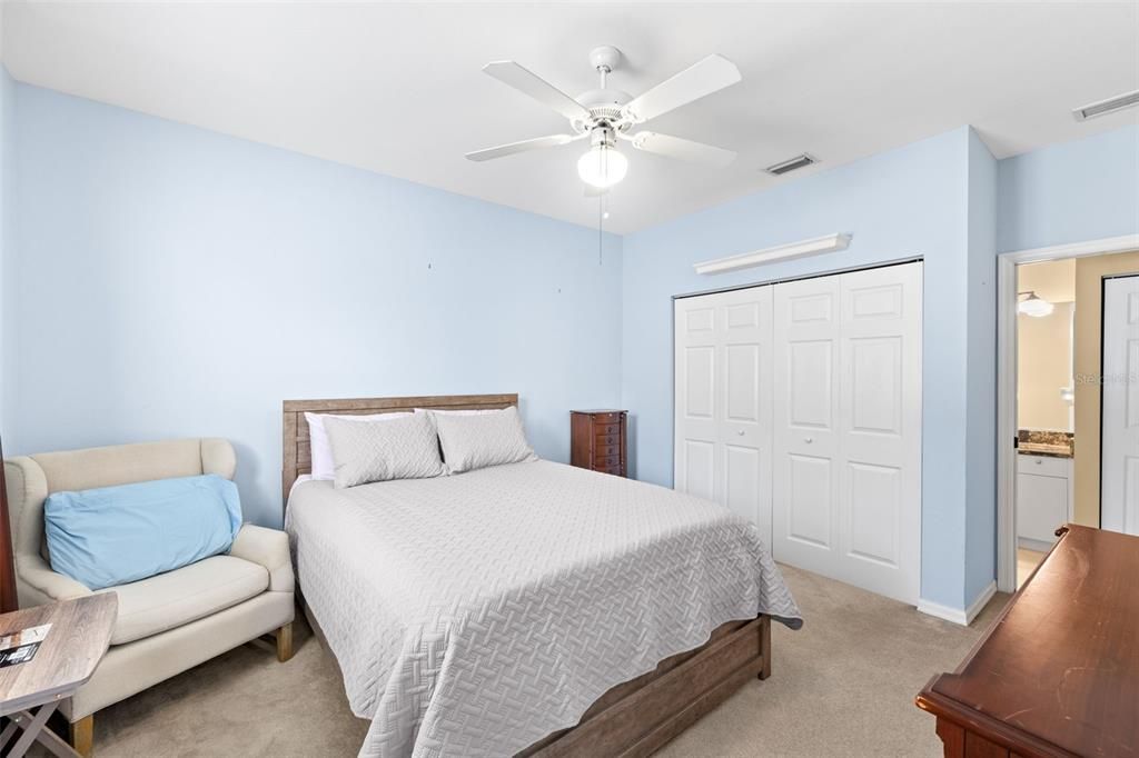 Activo con contrato: $269,000 (2 camas, 2 baños, 1243 Pies cuadrados)