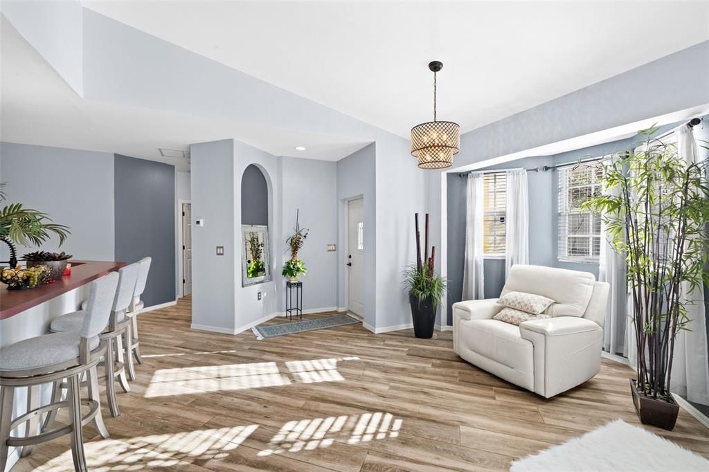 Activo con contrato: $269,000 (2 camas, 2 baños, 1243 Pies cuadrados)