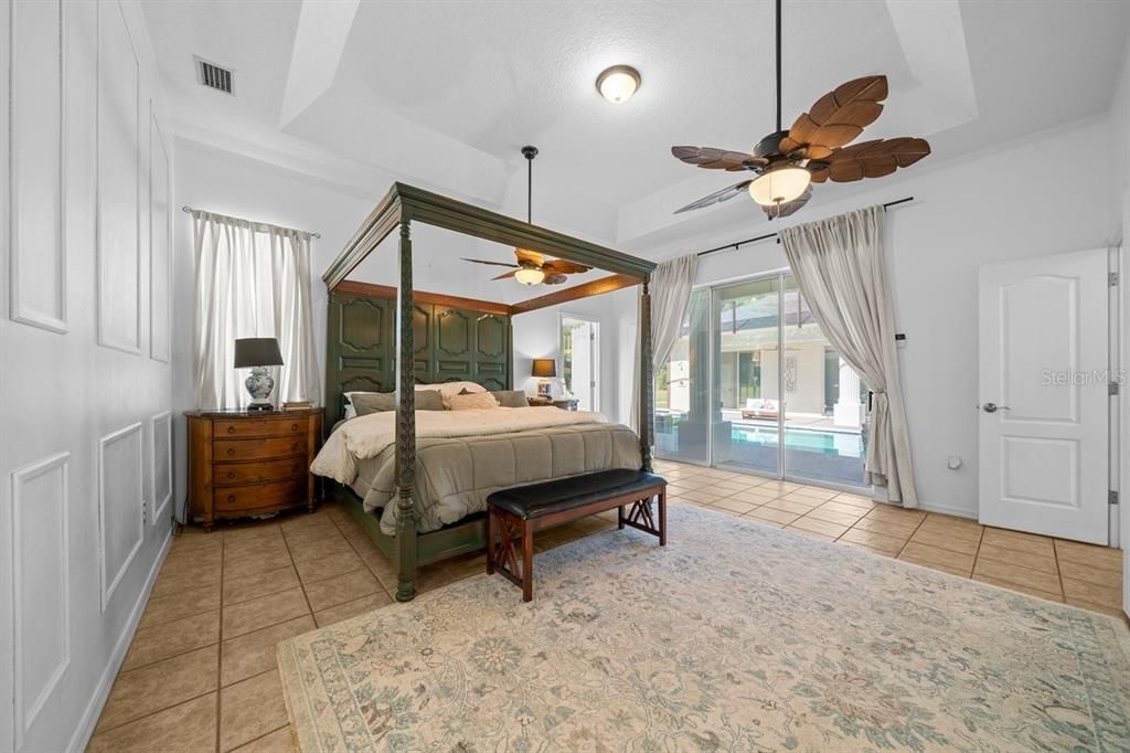 En Venta: $849,900 (4 camas, 3 baños, 2915 Pies cuadrados)