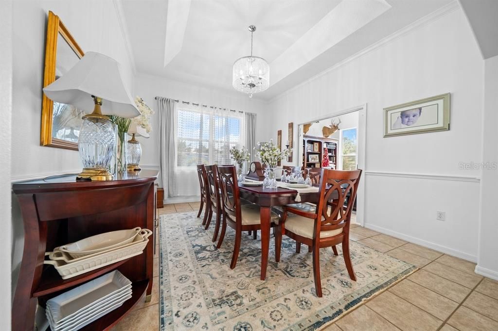 En Venta: $849,900 (4 camas, 3 baños, 2915 Pies cuadrados)