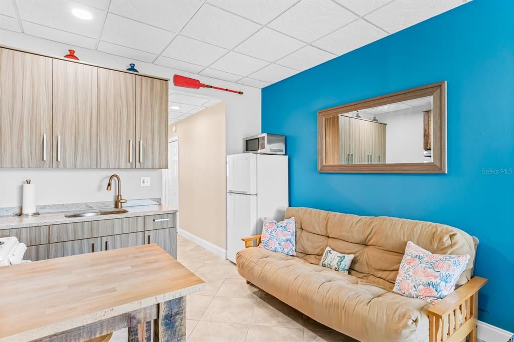 На продажу: $259,995 (0 спален, 1 ванн, 317 Квадратных фут)