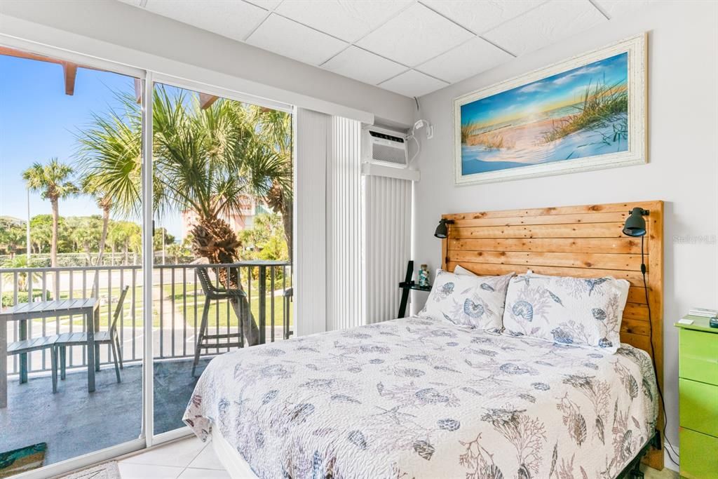 На продажу: $259,995 (0 спален, 1 ванн, 317 Квадратных фут)