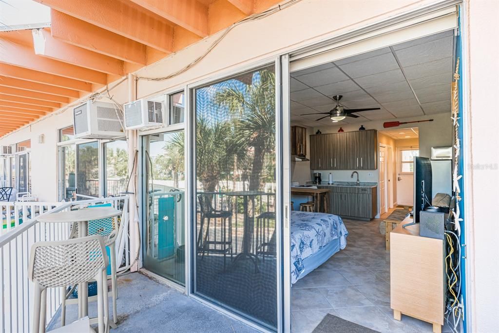 На продажу: $259,995 (0 спален, 1 ванн, 317 Квадратных фут)