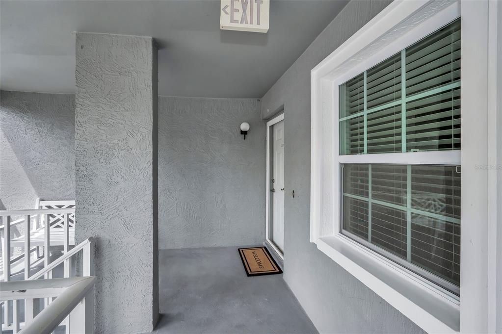 For Sale: $199,900 (2 beds, 2 baths, 985 Square Feet)