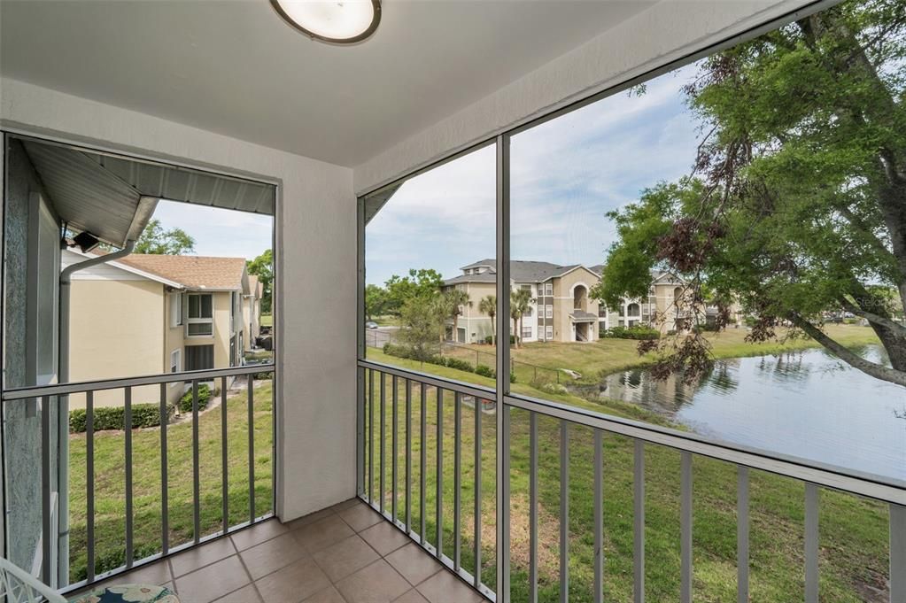 For Sale: $199,900 (2 beds, 2 baths, 985 Square Feet)