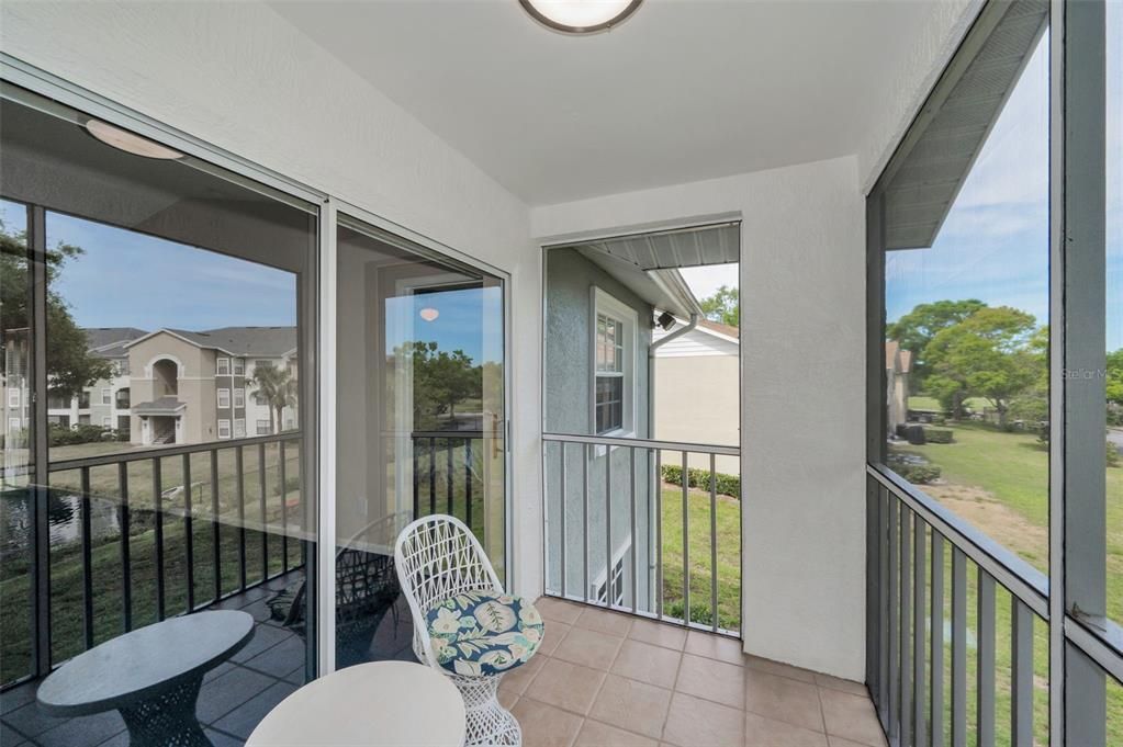 For Sale: $199,900 (2 beds, 2 baths, 985 Square Feet)