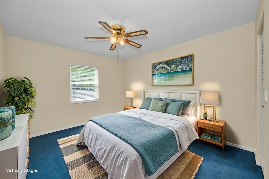 For Sale: $199,900 (2 beds, 2 baths, 985 Square Feet)