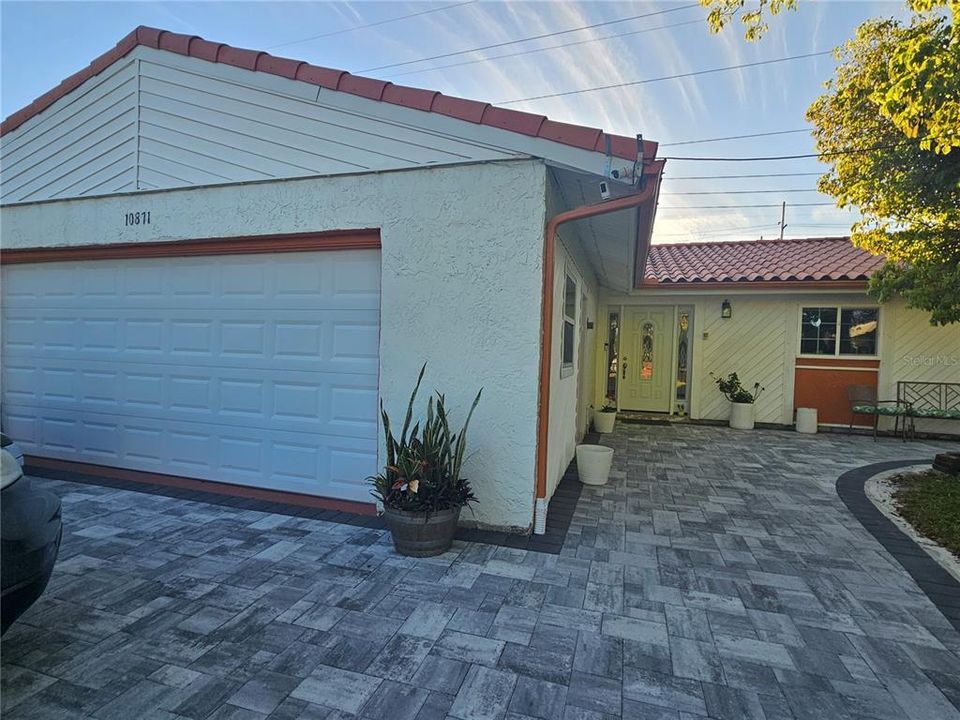 Recently Rented: $1,200 (1 beds, 1 baths, 1576 Square Feet)