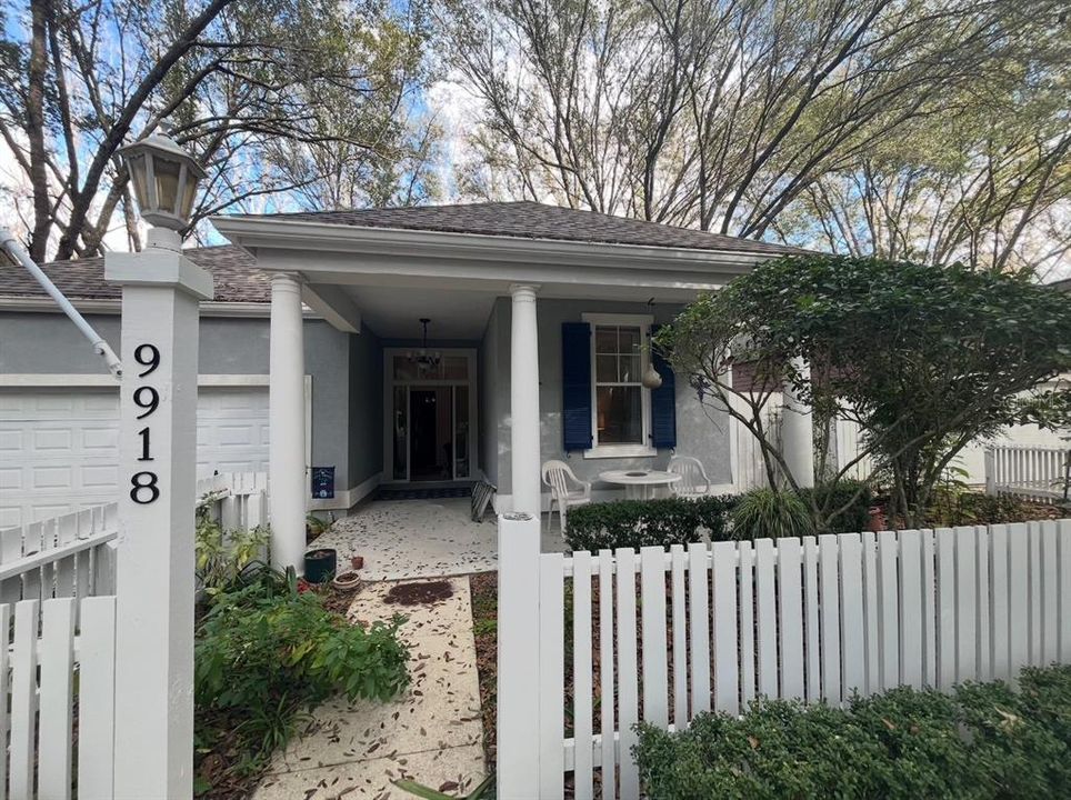 Recently Rented: $2,500 (3 beds, 2 baths, 1796 Square Feet)