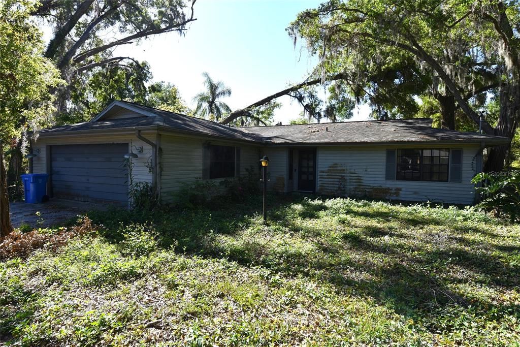 Recently Sold: $165,000 (3 beds, 2 baths, 1281 Square Feet)