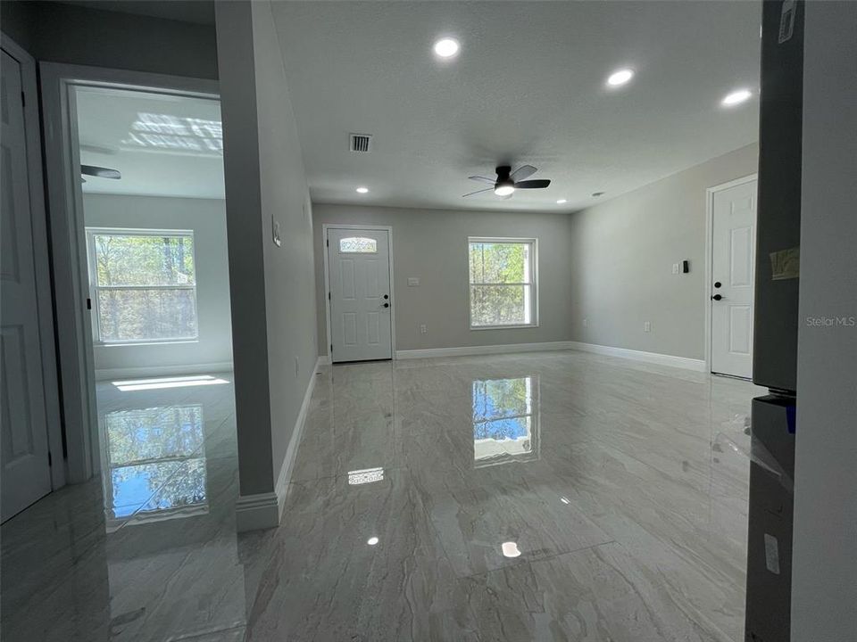 For Sale: $339,000 (3 beds, 2 baths, 1100 Square Feet)