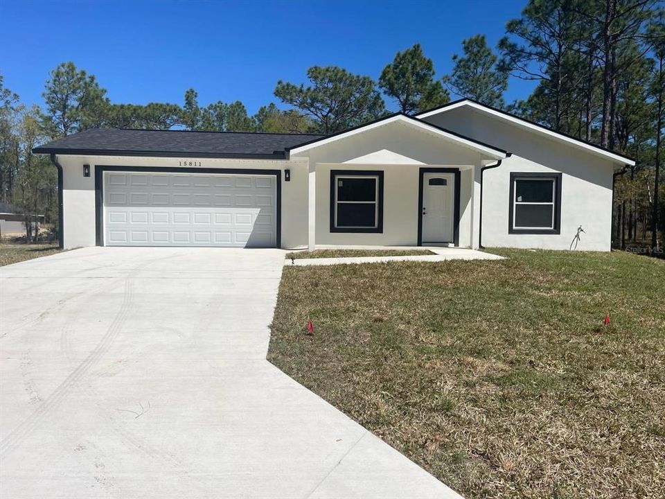 For Sale: $339,000 (3 beds, 2 baths, 1100 Square Feet)