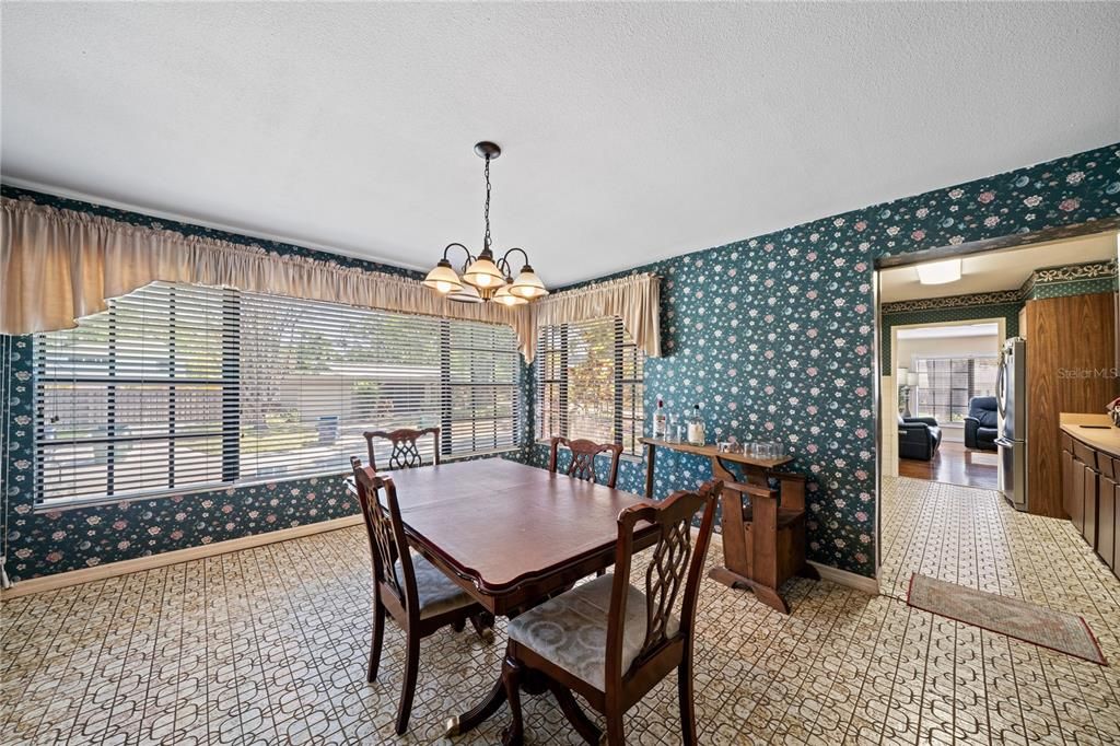 For Sale: $650,000 (5 beds, 4 baths, 3154 Square Feet)