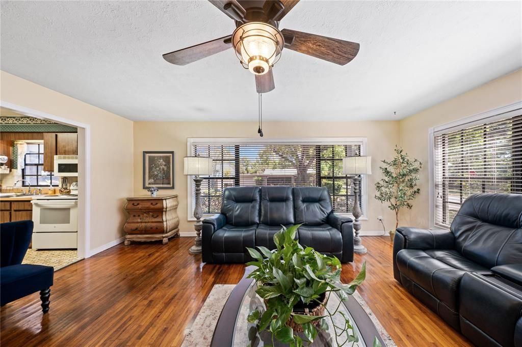 For Sale: $650,000 (5 beds, 4 baths, 3154 Square Feet)