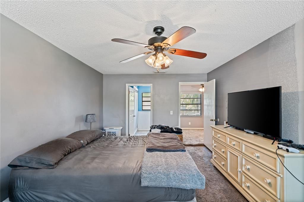 For Sale: $650,000 (5 beds, 4 baths, 3154 Square Feet)