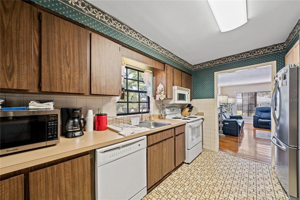 For Sale: $650,000 (5 beds, 4 baths, 3154 Square Feet)