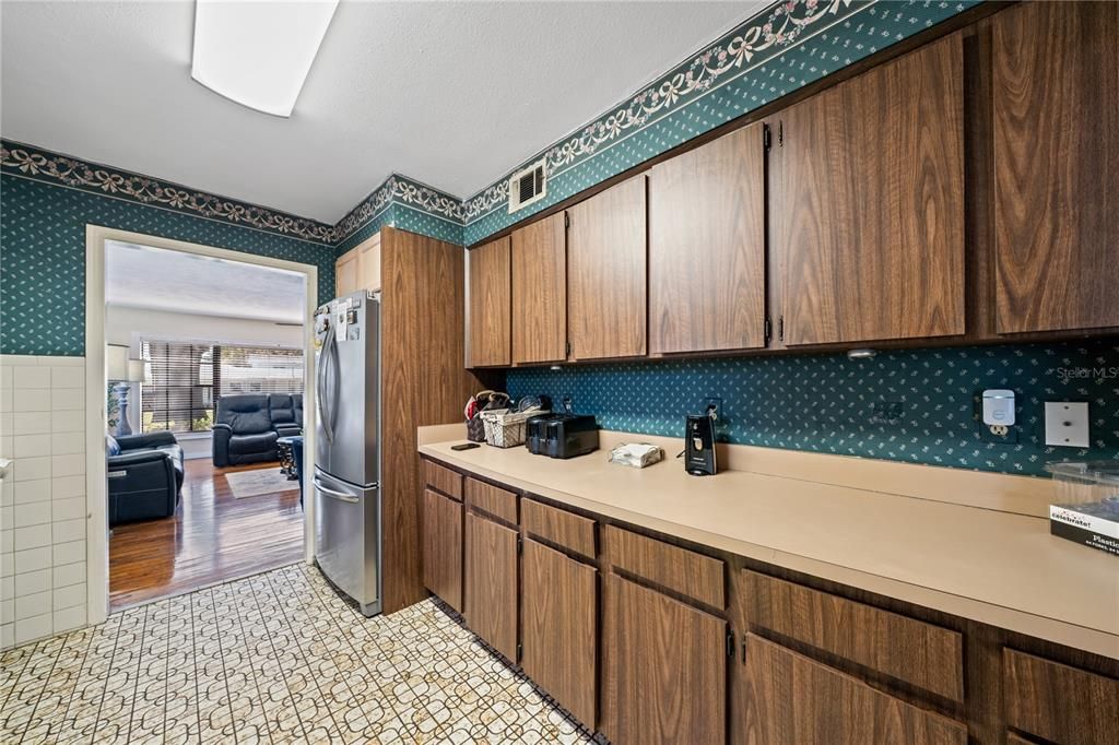 For Sale: $650,000 (5 beds, 4 baths, 3154 Square Feet)