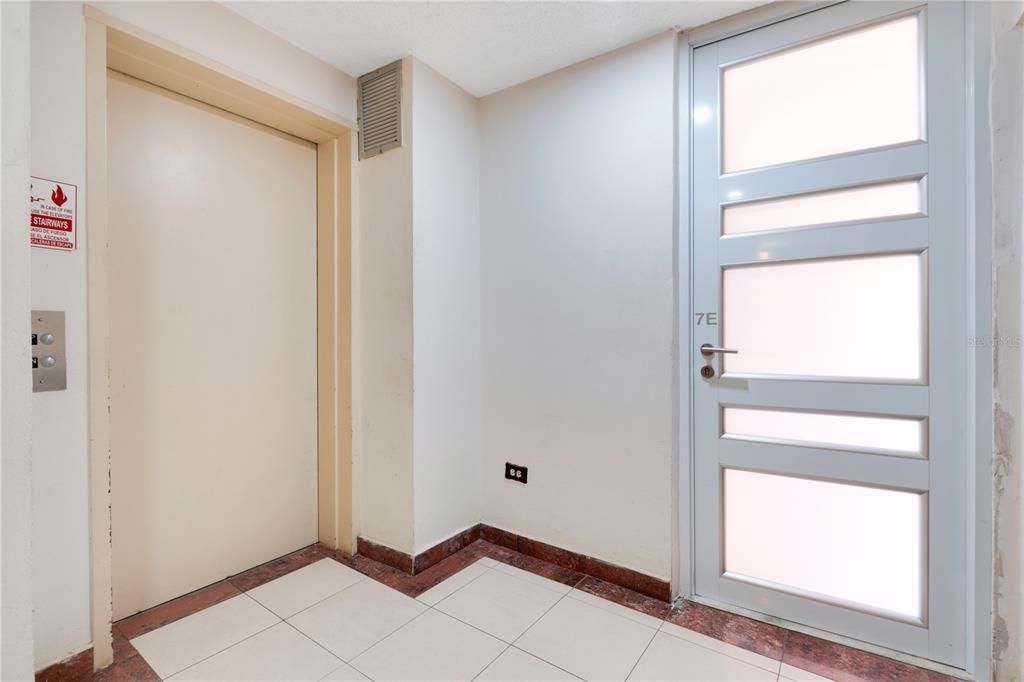 Под контрактом: $490,000 (2 спален, 2 ванн, 1168 Квадратных фут)