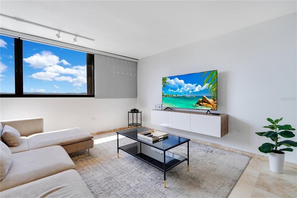 Под контрактом: $490,000 (2 спален, 2 ванн, 1168 Квадратных фут)