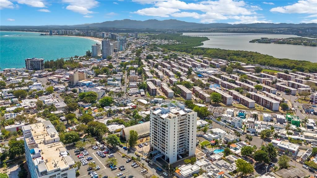 Под контрактом: $490,000 (2 спален, 2 ванн, 1168 Квадратных фут)