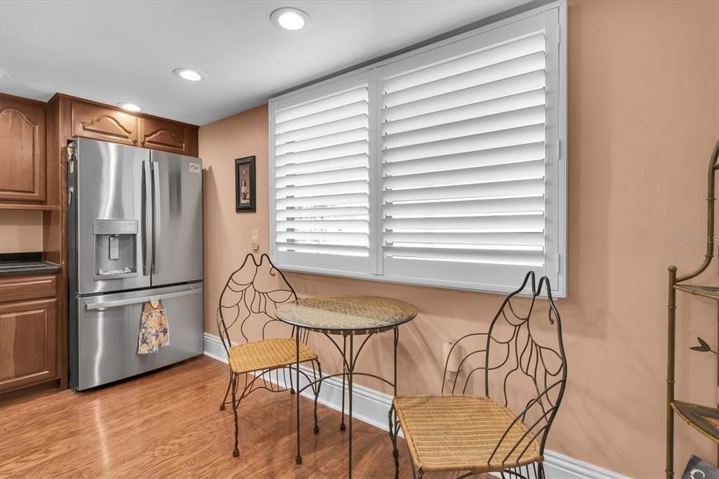 На продажу: $930,000 (2 спален, 3 ванн, 1750 Квадратных фут)