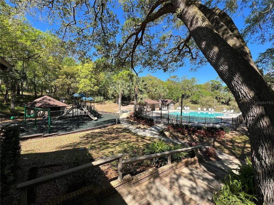 待售: $694,000 (0.91 acres)