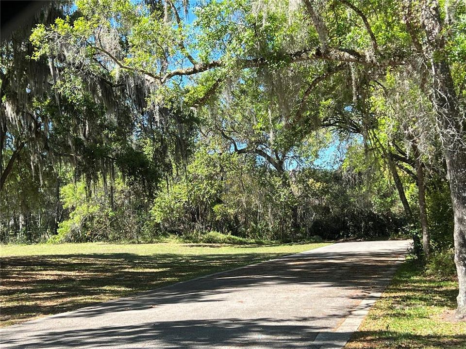 待售: $694,000 (0.91 acres)