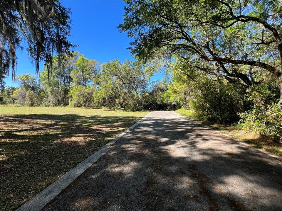 待售: $694,000 (0.91 acres)