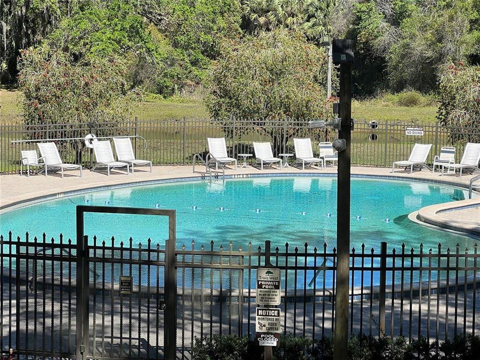 待售: $694,000 (0.91 acres)