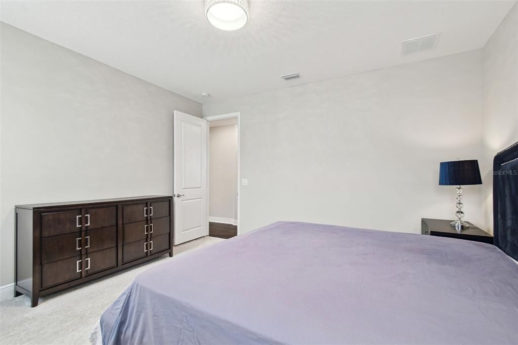 На продажу: $1,359,000 (5 спален, 5 ванн, 4472 Квадратных фут)