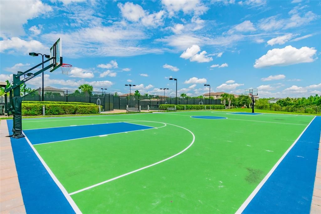 На продажу: $1,359,000 (5 спален, 5 ванн, 4472 Квадратных фут)