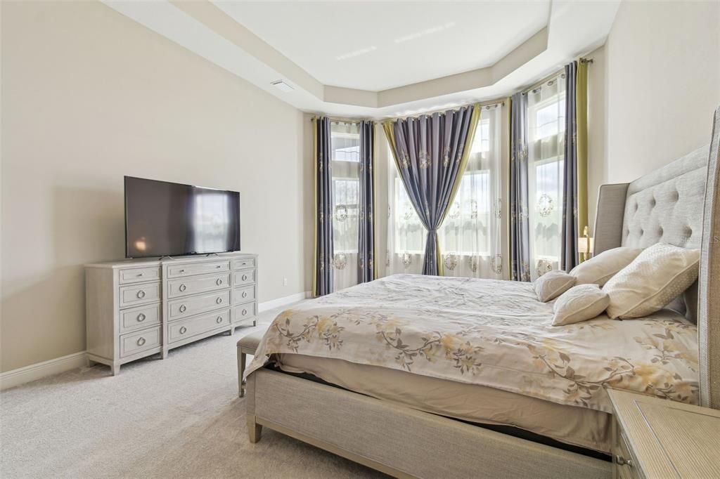 На продажу: $1,359,000 (5 спален, 5 ванн, 4472 Квадратных фут)