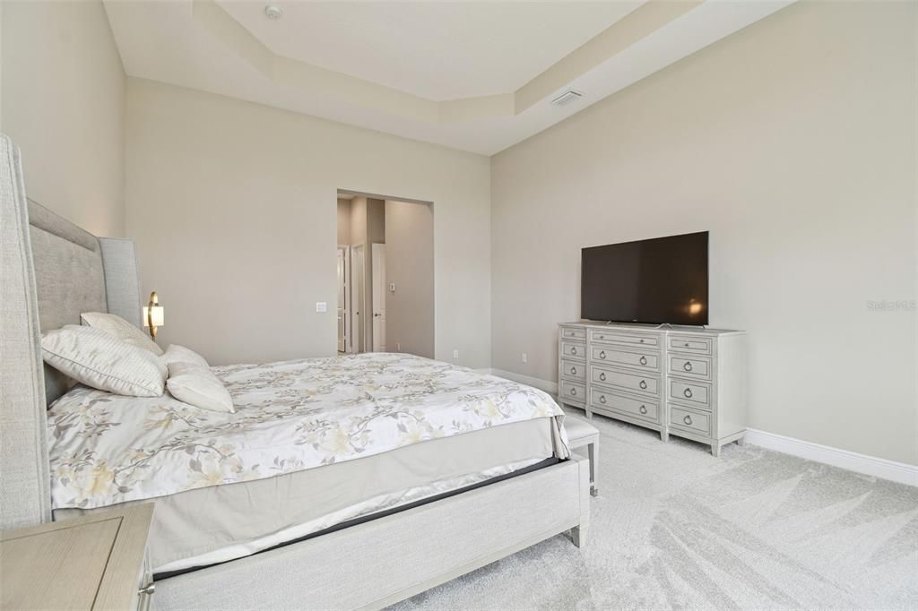 На продажу: $1,359,000 (5 спален, 5 ванн, 4472 Квадратных фут)