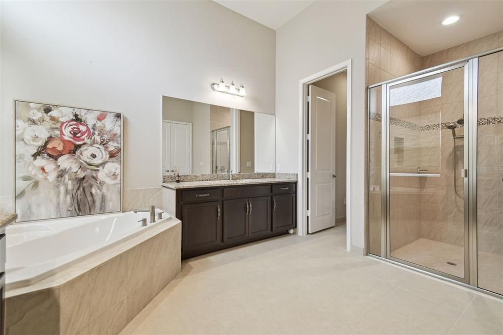 На продажу: $1,359,000 (5 спален, 5 ванн, 4472 Квадратных фут)