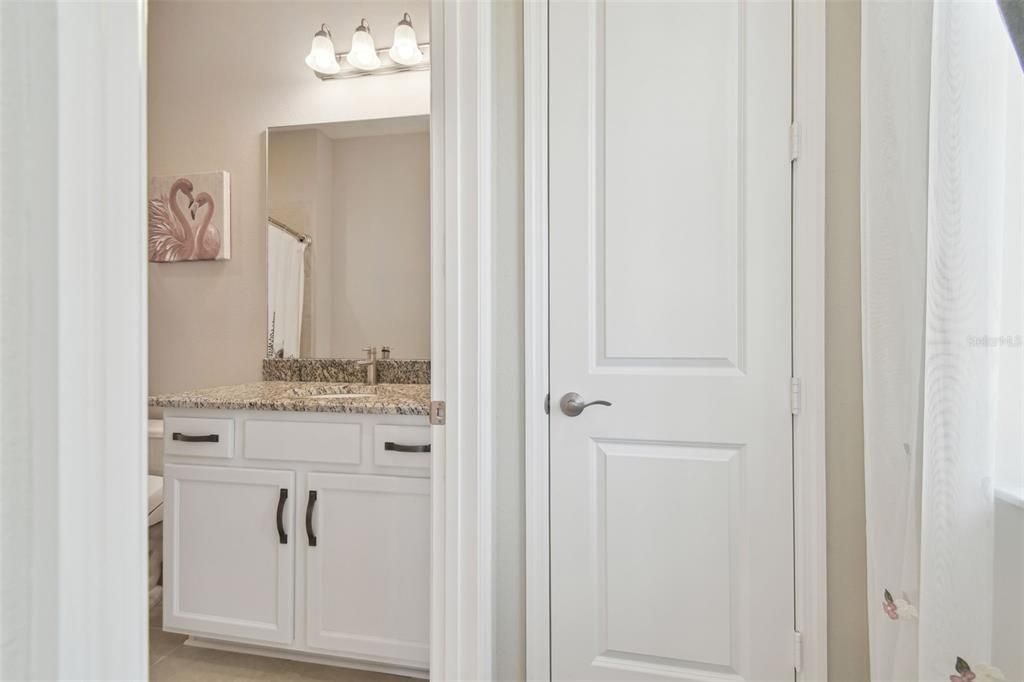 На продажу: $1,359,000 (5 спален, 5 ванн, 4472 Квадратных фут)