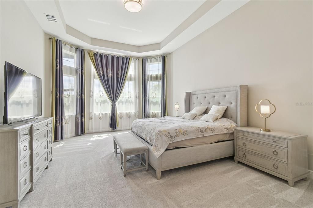 На продажу: $1,359,000 (5 спален, 5 ванн, 4472 Квадратных фут)