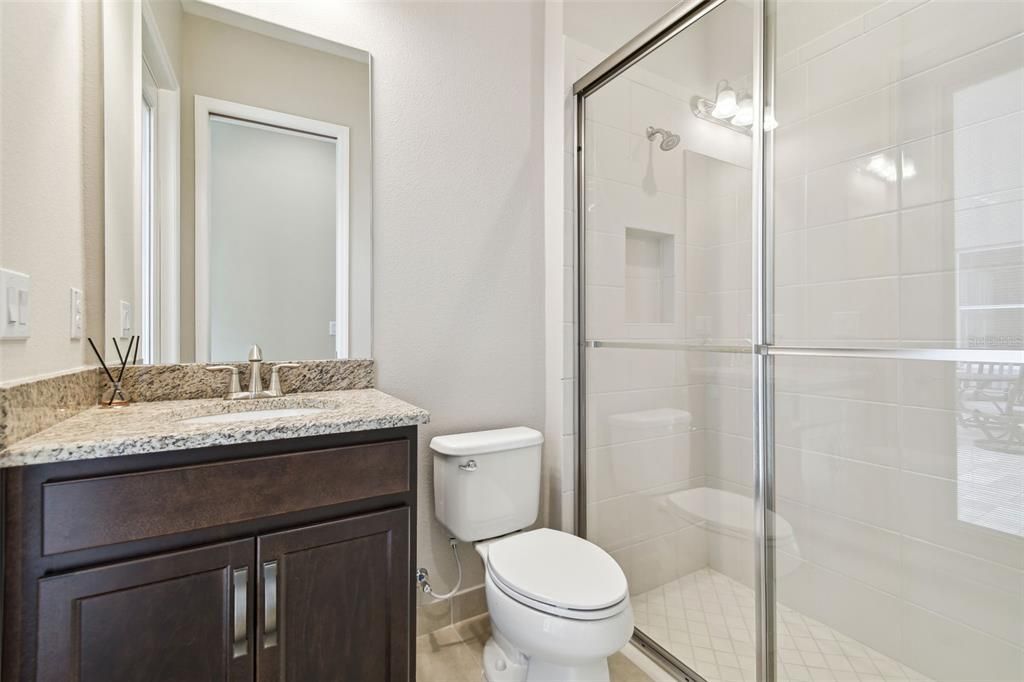 На продажу: $1,359,000 (5 спален, 5 ванн, 4472 Квадратных фут)