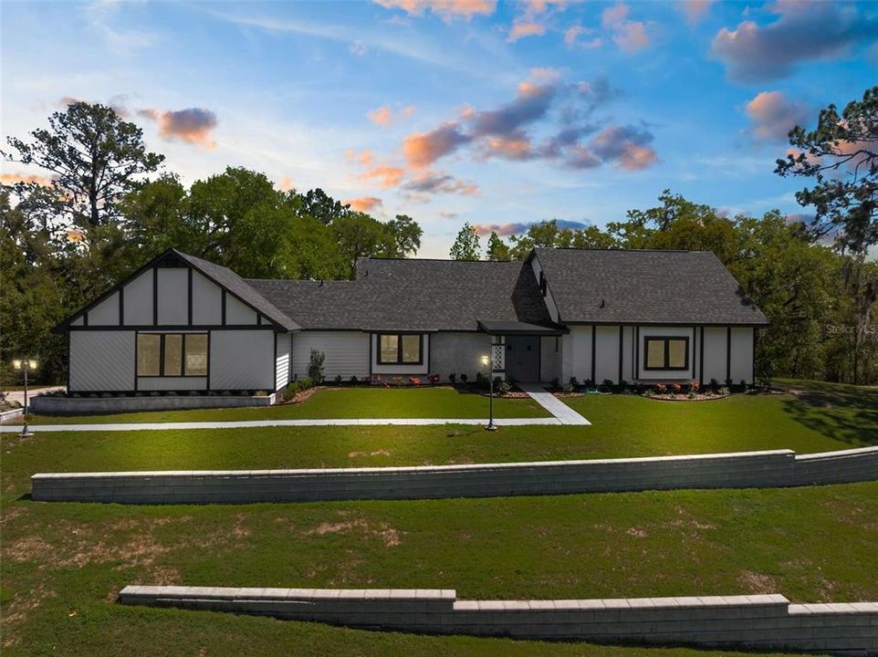 Недавно продано: $524,900 (4 спален, 3 ванн, 2204 Квадратных фут)