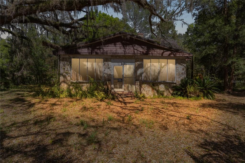 На продажу: $164,900 (2 спален, 1 ванн, 1200 Квадратных фут)