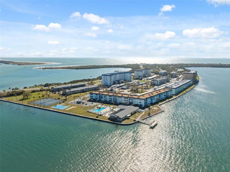 For Sale: $365,000 (2 beds, 2 baths, 1181 Square Feet)