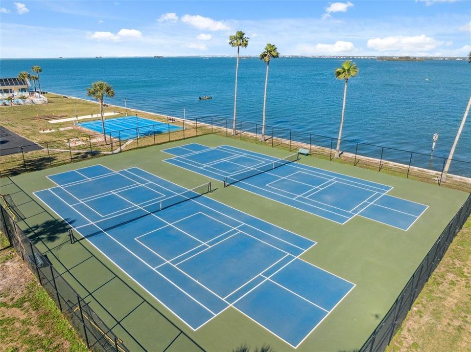 For Sale: $365,000 (2 beds, 2 baths, 1181 Square Feet)