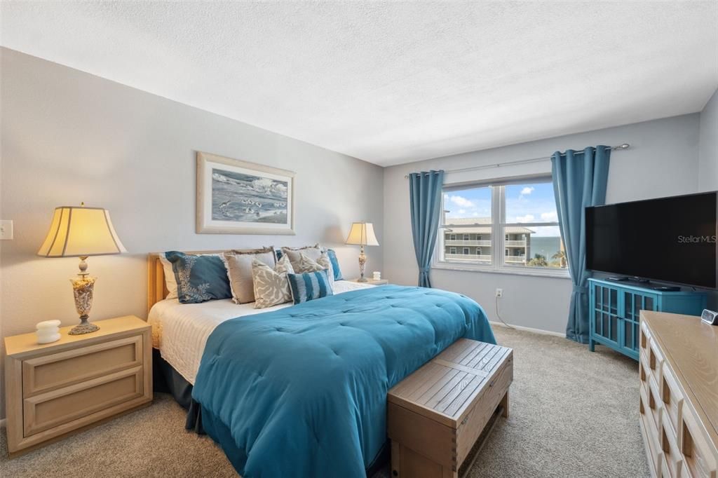 For Sale: $365,000 (2 beds, 2 baths, 1181 Square Feet)