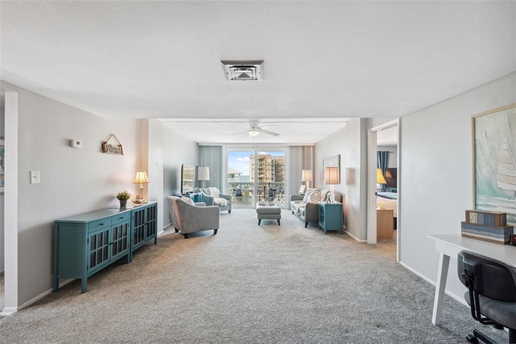 For Sale: $365,000 (2 beds, 2 baths, 1181 Square Feet)