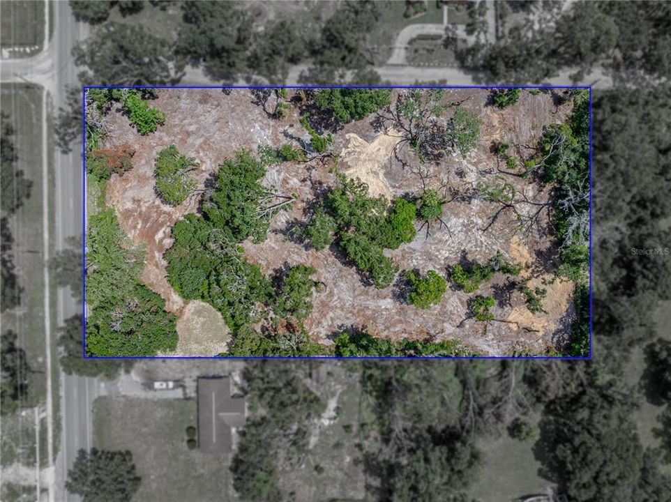 На продажу: $375,000 (3.07 acres)