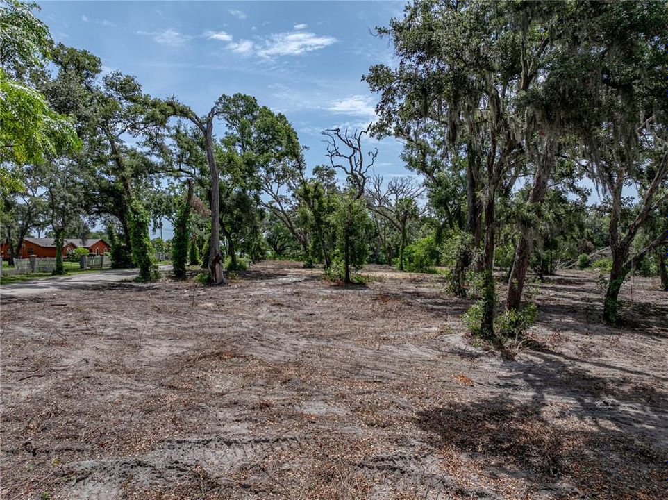 На продажу: $375,000 (3.07 acres)