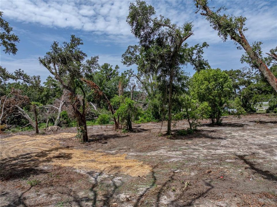 На продажу: $375,000 (3.07 acres)