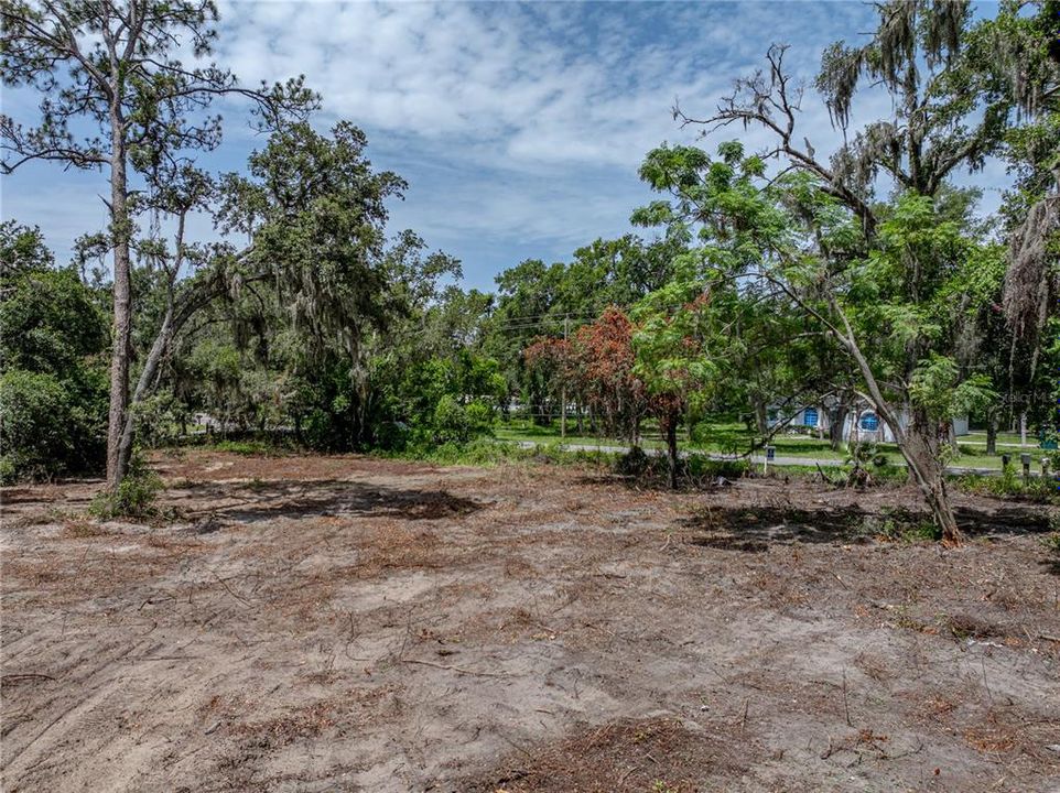 На продажу: $375,000 (3.07 acres)