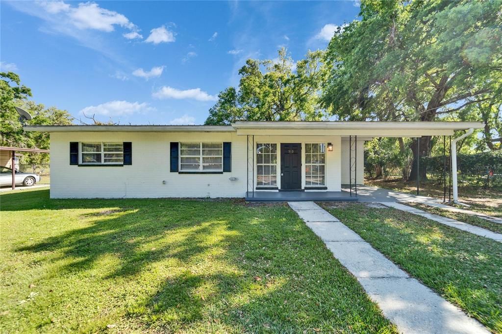 Recently Sold: $245,000 (3 beds, 1 baths, 984 Square Feet)