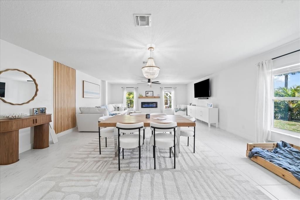 En Venta: $385,000 (3 camas, 2 baños, 1945 Pies cuadrados)